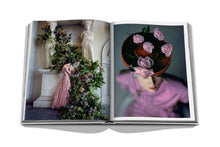 Load image into Gallery viewer, Flowers: Art &amp; Bouquets
