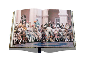 Beyond Extravagance: A Royal Collection of Gems and Jewels (Deluxe Edition)
