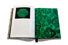 Load image into Gallery viewer, Beyond Extravagance: A Royal Collection of Gems and Jewels (Deluxe Edition)
