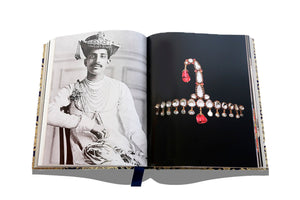 Beyond Extravagance: A Royal Collection of Gems and Jewels (Deluxe Edition)